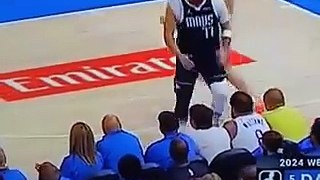 NBA: Este fanático de Oklahoma no quiso darle el balón a Luka Doncic