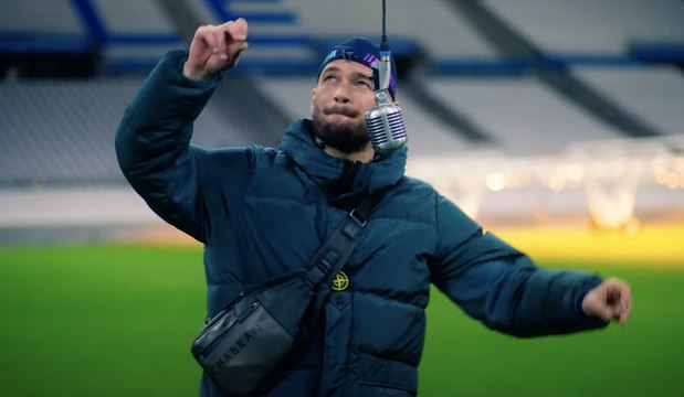 JUL : LE RAPPEUR SORT UN NOUVEAU CLIP SURPRISE INTITULÉ «J'AI PRIS LE MIC»