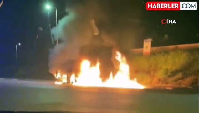 Bursa'da hafif ticari araç alevlere teslim oldu