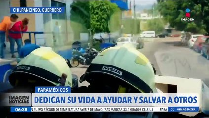 Los paramédicos dedican su vida a ayudar y a salvar a otros
