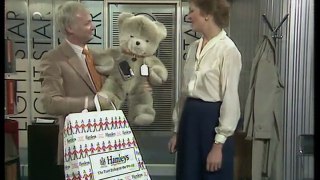 Take a Letter, Mr. Jones (1981) - S01E06 - Business Before Pleasure