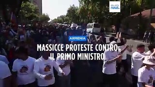 Armenia, massicce proteste contro il premier Pashinyan per un accordo con l'Azerbaijan