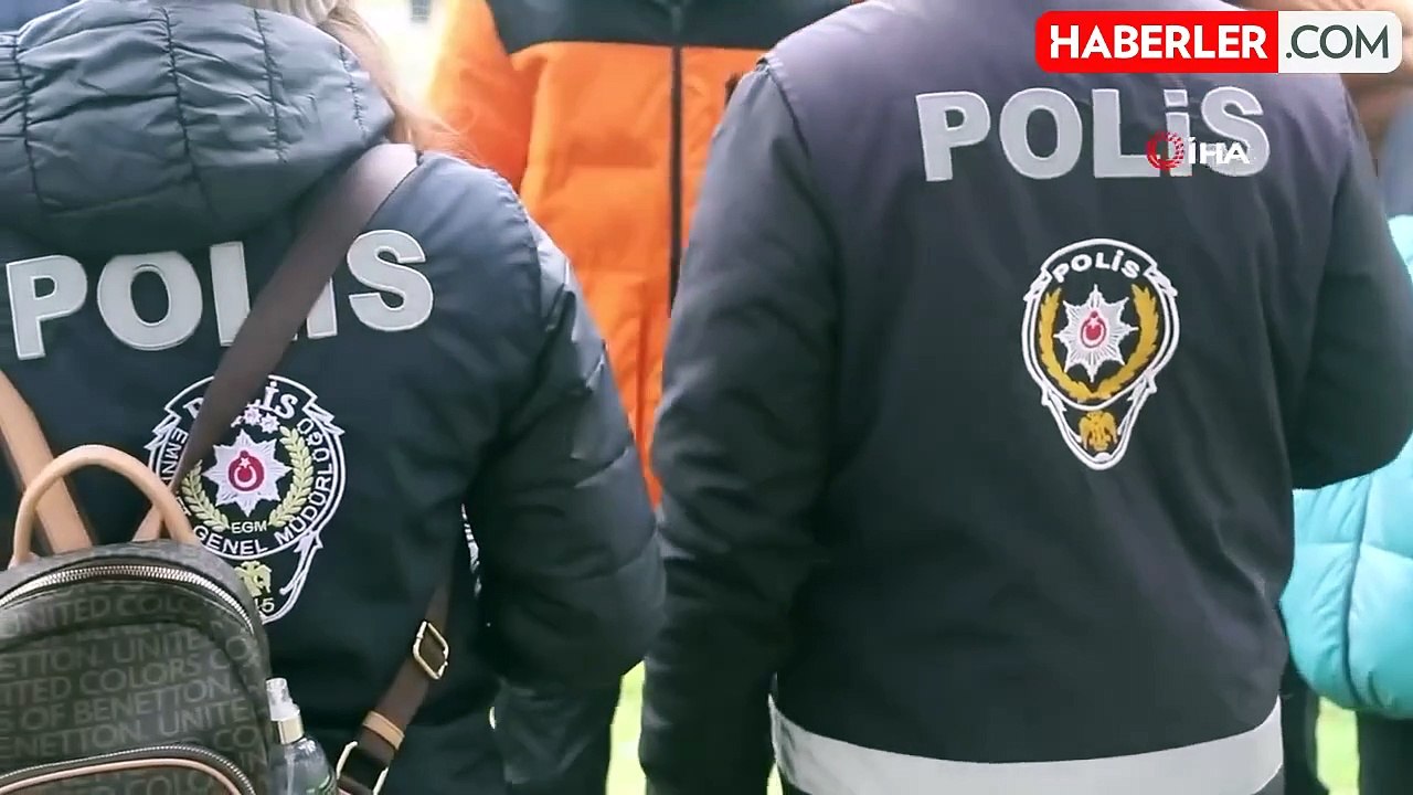 Okul çevresinde küçük çocuklara sigara satanlara operasyon
