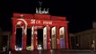 Hackean la iluminación de Berlín y proyectan símbolos de la URSS en la emblemática Puerta de Brandeburgo