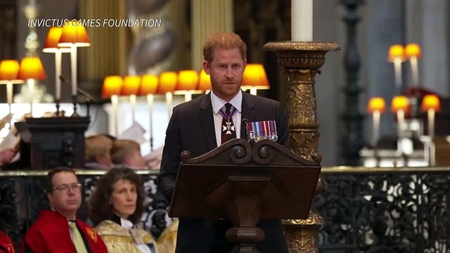 El príncipe Enrique visita Londres, pero sin encontrarse con el Rey Carlos