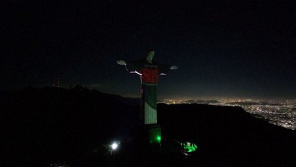 Rio's iconic statue illuminated for Brazil's flood victims