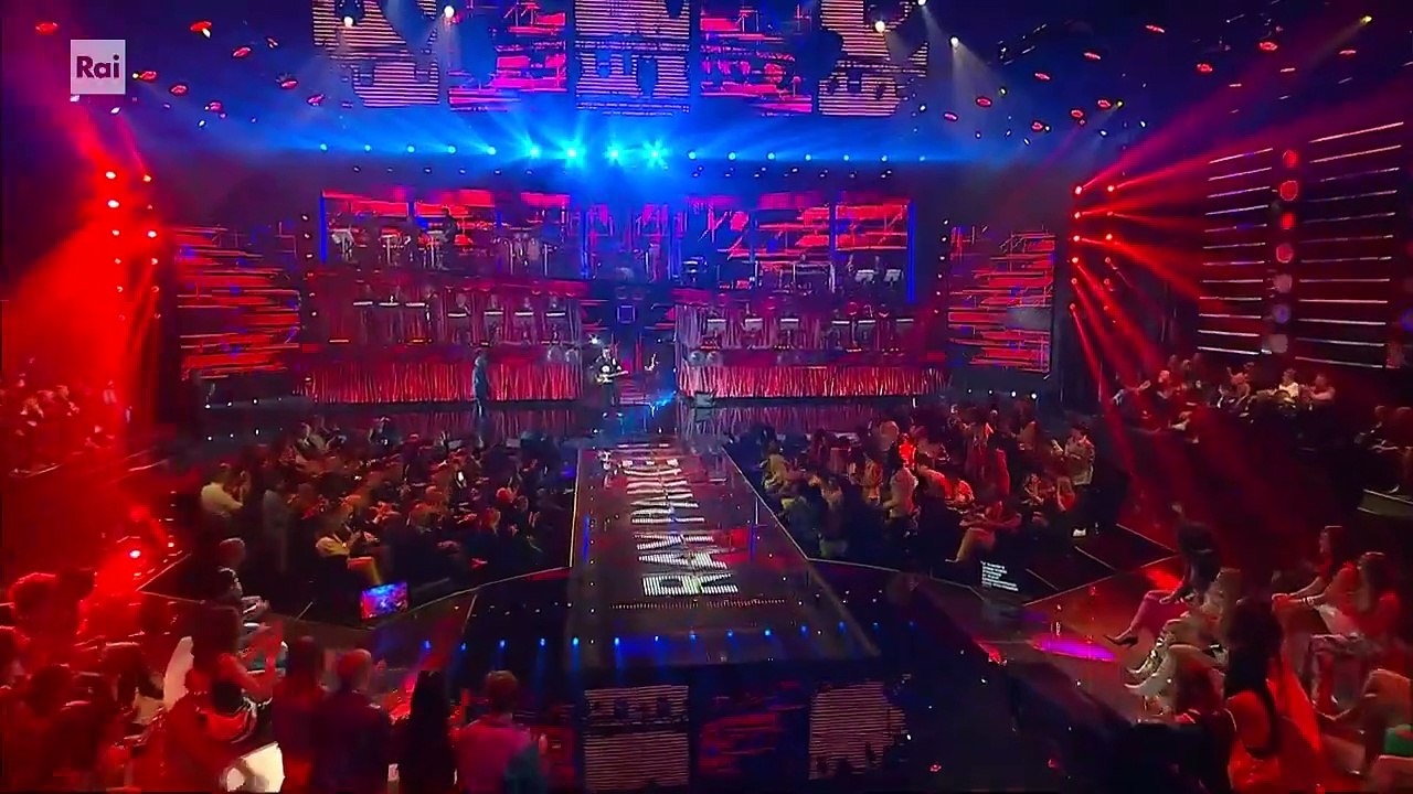 Ghostbusters-A Woman Needs Love (Live) - Ray Parker Jr.