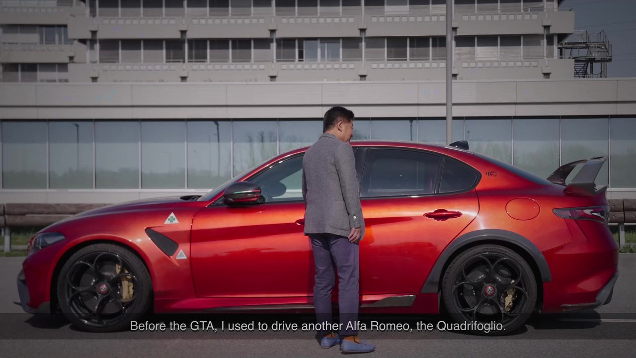 Unique Alfa Romeo 33 Stradale for Japan - color Blue Reale like the historical model