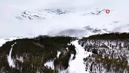 Bahar buraya uğramadı: Her yer beyaza büründü