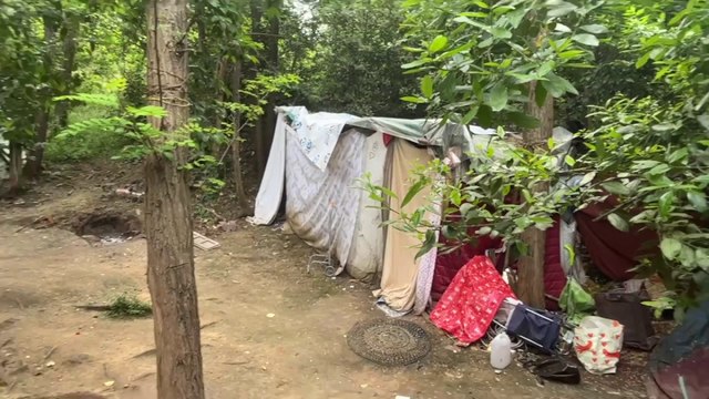 Roma, capanne e rifiuti nella riserva naturale di Monte Mario