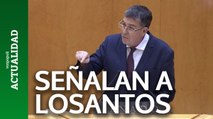Un senador de Compromís señala a Federico Jiménez Losantos durante el pleno