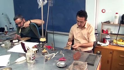 Tescilli ‘Adana hasır örgü bileklik’ geçmişi geleceğe taşıyor