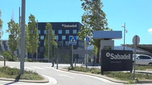 BBVA cambia de estrategia y lanza una OPA hostil contra Banco Sabadell