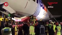İstanbul Havalimanı'nda korkutan olay... Gövdesinin üzerine inen uçak kaldırıldı