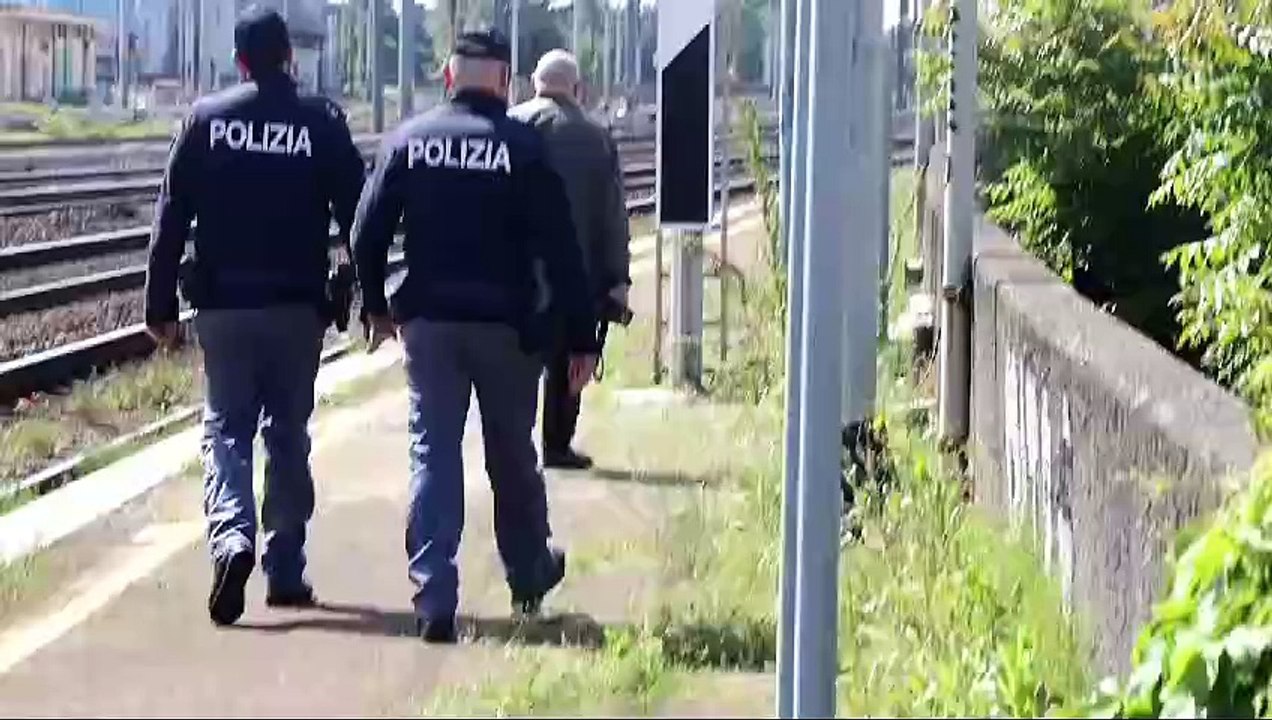 Milano, poliziotto accoltellato alla stazione di Lambrate