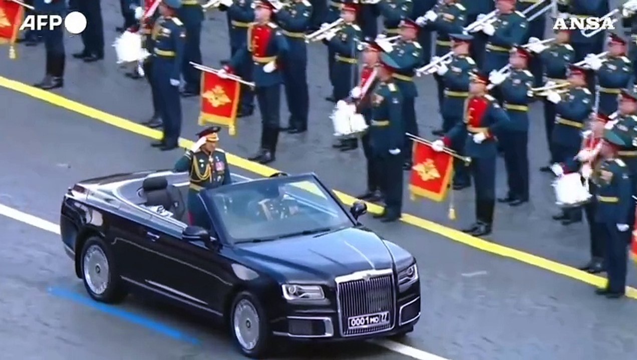 Mosca, parata militare celebra la vittoria della Russia sul nazismo