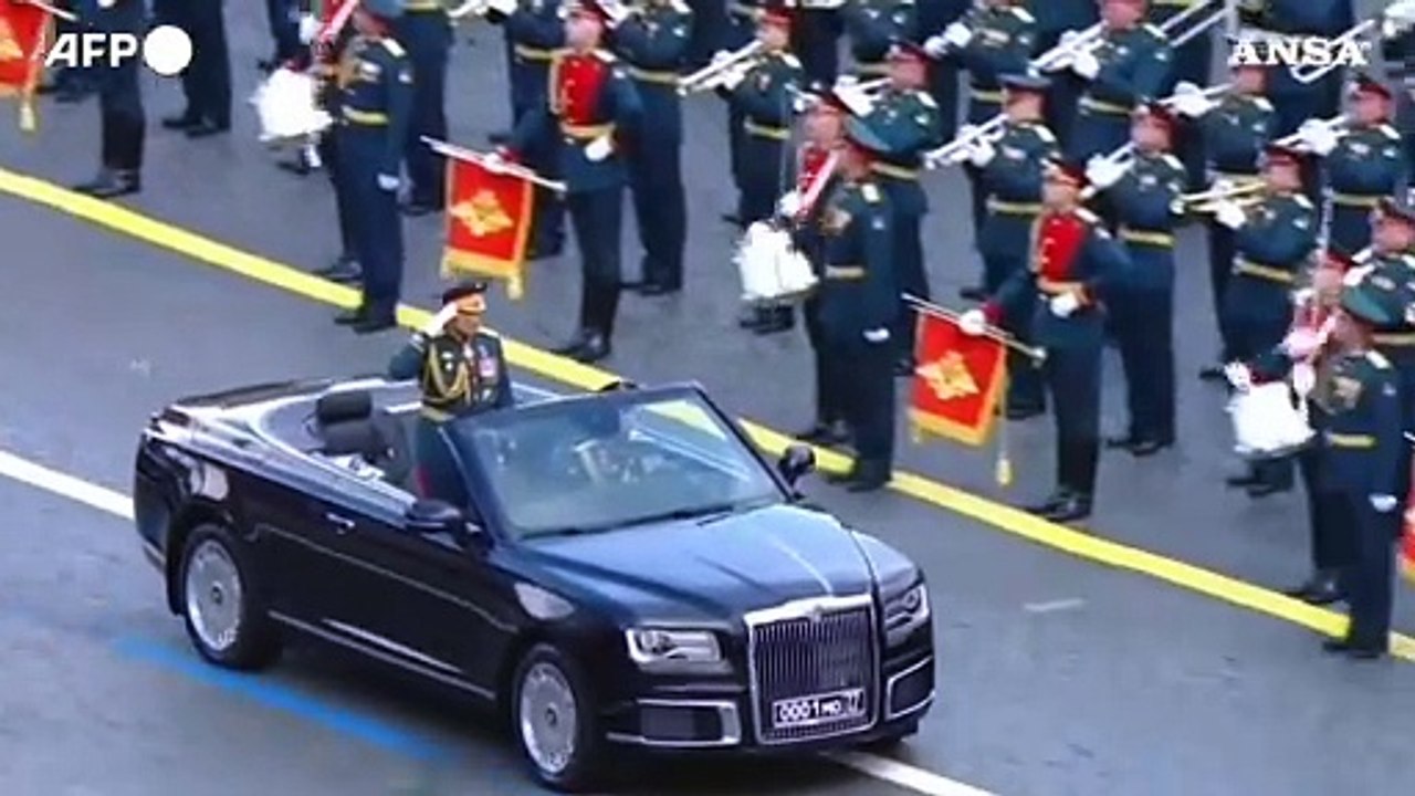 Mosca, parata militare celebra la vittoria della Russia sul nazismo