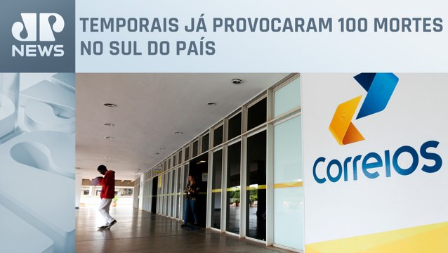 Carreta dos Correios com doações para o RS tomba na Rodovia Bandeirantes no interior de SP