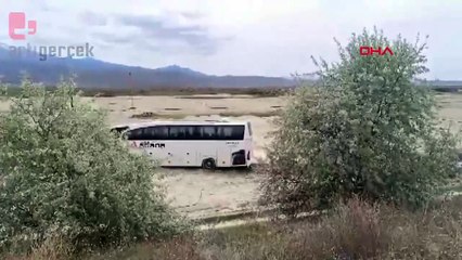 Yolcu otobüsü şarampole devrildi: 4 yaralı