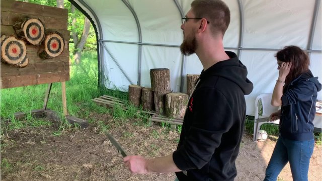 Un club de lancer de haches en Touraine