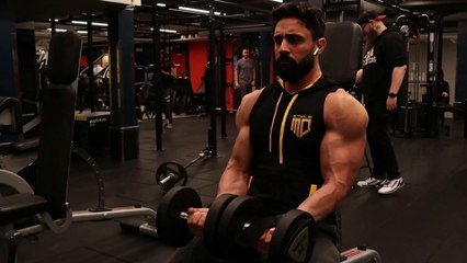 Close grip Dm biceps curl
