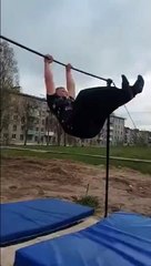 Il n'a pas l'air mais il est très souple