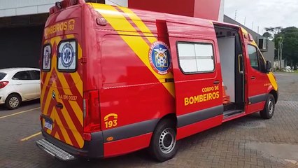 Jovem tem fratura aberta na perna após colisão na Rua JK, no Alto Alegre