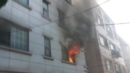 서울 송파구 다세대주택에서 불...4명 연기 마셔 / YTN