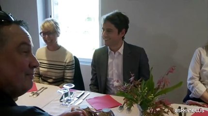 Il premier francese Attal a pranzo in una creperie bretone