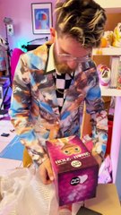 Je reçois un colis spécial de toys à custom pour une gallerie !