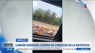 Camión de cervezas derrama toda la carga en un accidente en la México-Cuernavaca