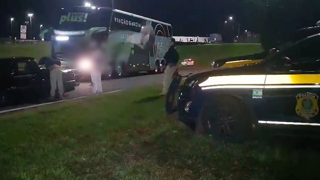 PRF intensifica fiscalização a veículos no Trevo do Guarujá 