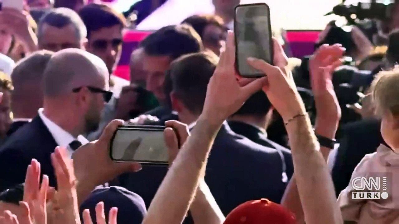 Yunanistan'dan Fransa'ya... Olimpiyat Ateşi Marsilya'da böyle karşılandı