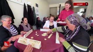 Kayseri'de bu kıraathanede kadınlar okeye dönüyor