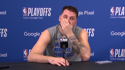 Unos gemidos se cuelan en la rueda de prensa del jugador de baloncesto Luka Doncic