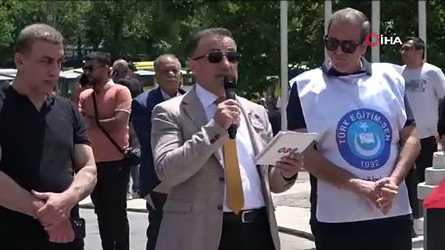 Gaziantep’te şiddete karşı öğretmenler basın açıklaması yaptı