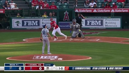 ¡Bobby Witt Jr. corrió bastante para hacer esta gran jugada!