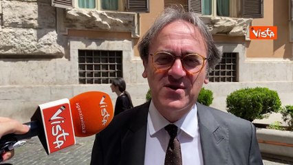 Bonelli (Avs) a Roccella: "Sto dalla parte degli studenti, contestare ? necessario"