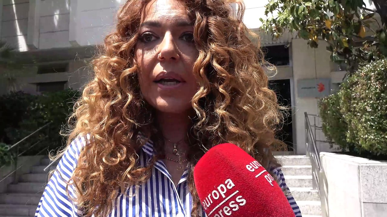 Sofía Cristo confirma su demanda contra a Ángel...