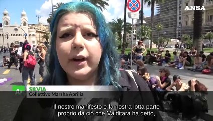 Roma, studenti in corteo: "Roccella? Il fallimento della parola femminismo"