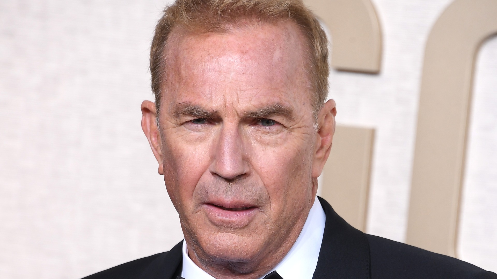 ⁣Celebs Who Can't Stand Kevin Costner