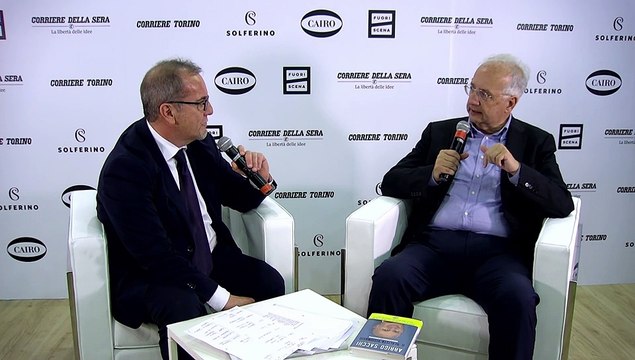 Salone del Libro. Walter Veltroni e i numeri 10: «Solo l’intelligenza può salvare il calcio dei robot e della finanza»