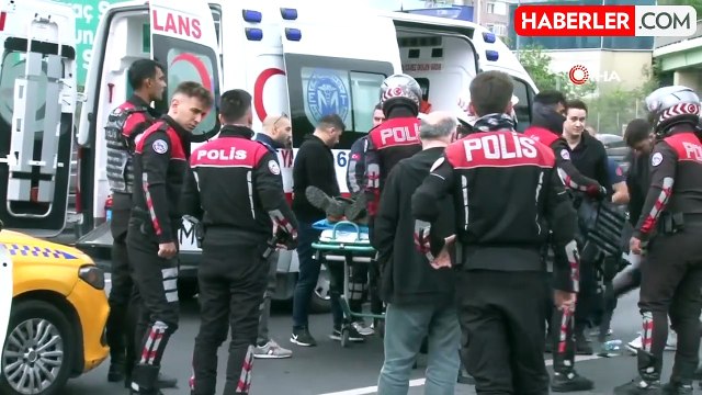 E-5 Karayolunda Motosikletli Polis ile Ticari Taksi Çarpıştı: 2 Polis Yaralandı