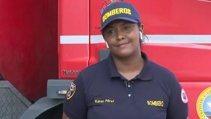 Karen Pérez es una cartagenera, madre soltera, bombera y luchadora