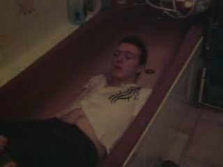 Flo dans la baignoire