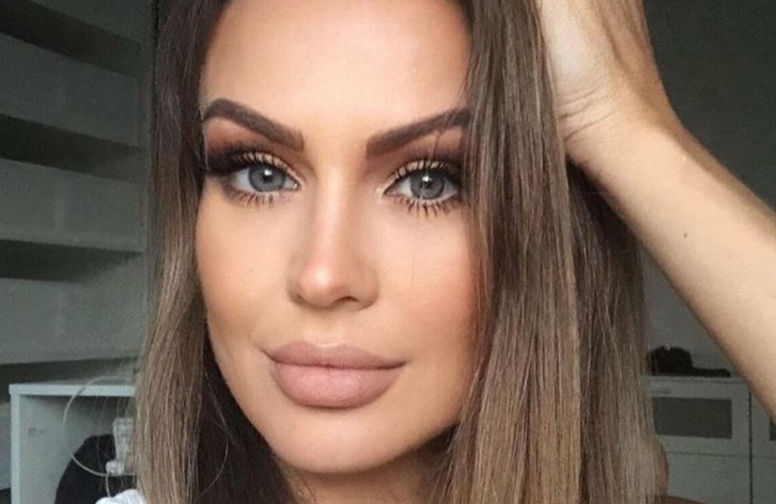 'Schicchi non era viscido': Eva Henger ricorda il defunto primo marito