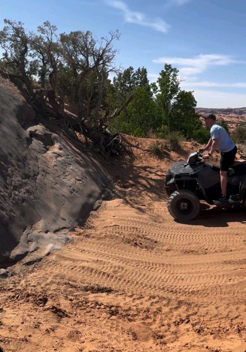4-Wheeler Climbing Hill TOO Steep!