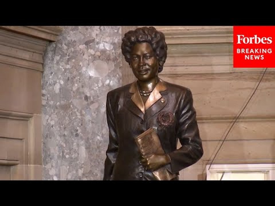 Congressional Leaders And Gov. Huckabee Sanders Unveil Statue To Civil Rights Champion Daisy Bates