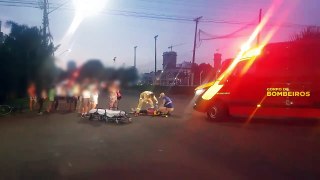 Ciclista fica ferida após colisão contra Van escolar no Bairro Neva