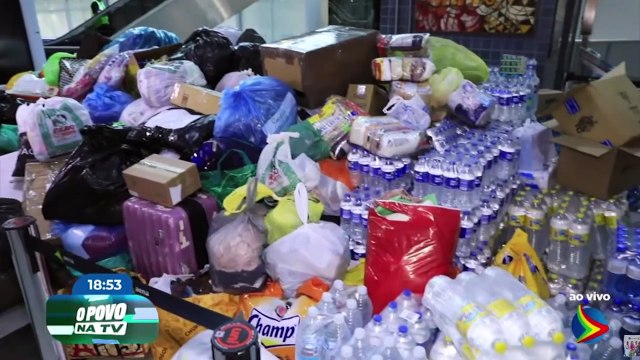 Voluntárias confeccionam lençóis para doar ao Rio Grande do Sul